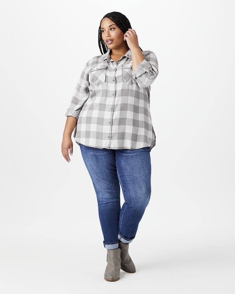 Plus size model with hourglass body shape wearing Mallory Plaid Button-Down by Molly&Isadora | Dia&Co | dia_product_style_image_id:144344